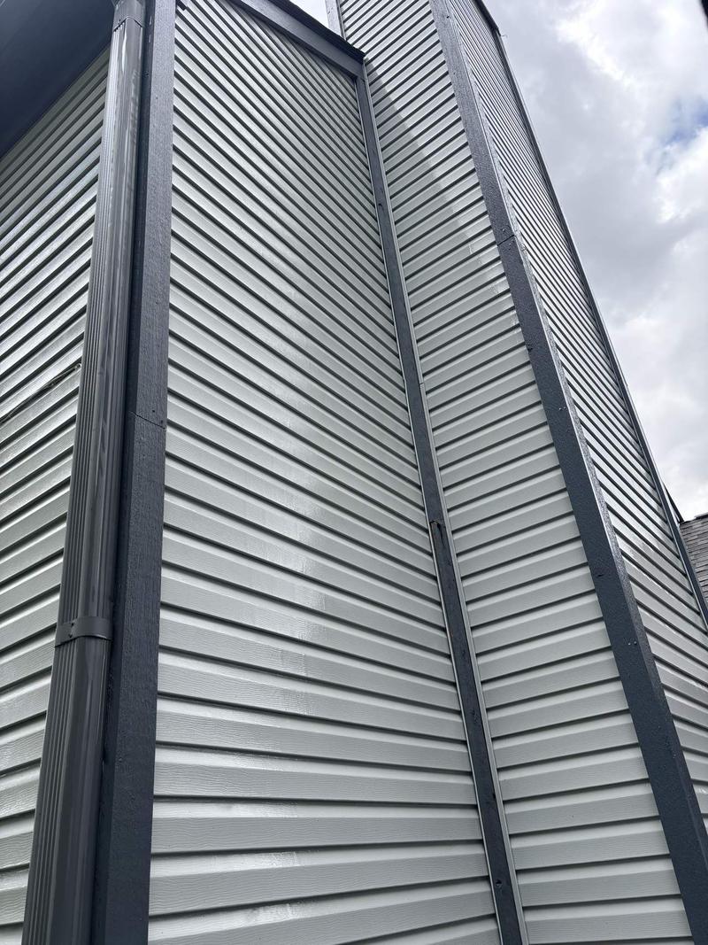 Dark siding, after cleaning